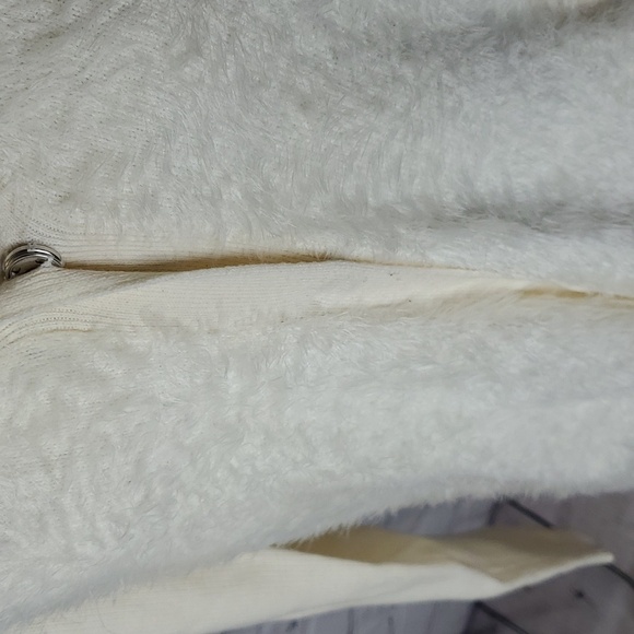 MICHAEL STARS Eyelash Front V-neck Cardigan In Cream Size Medium - Picture 2 of 6
